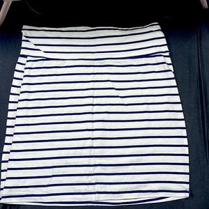 Cute stretchy Navy/White Stripe skirt